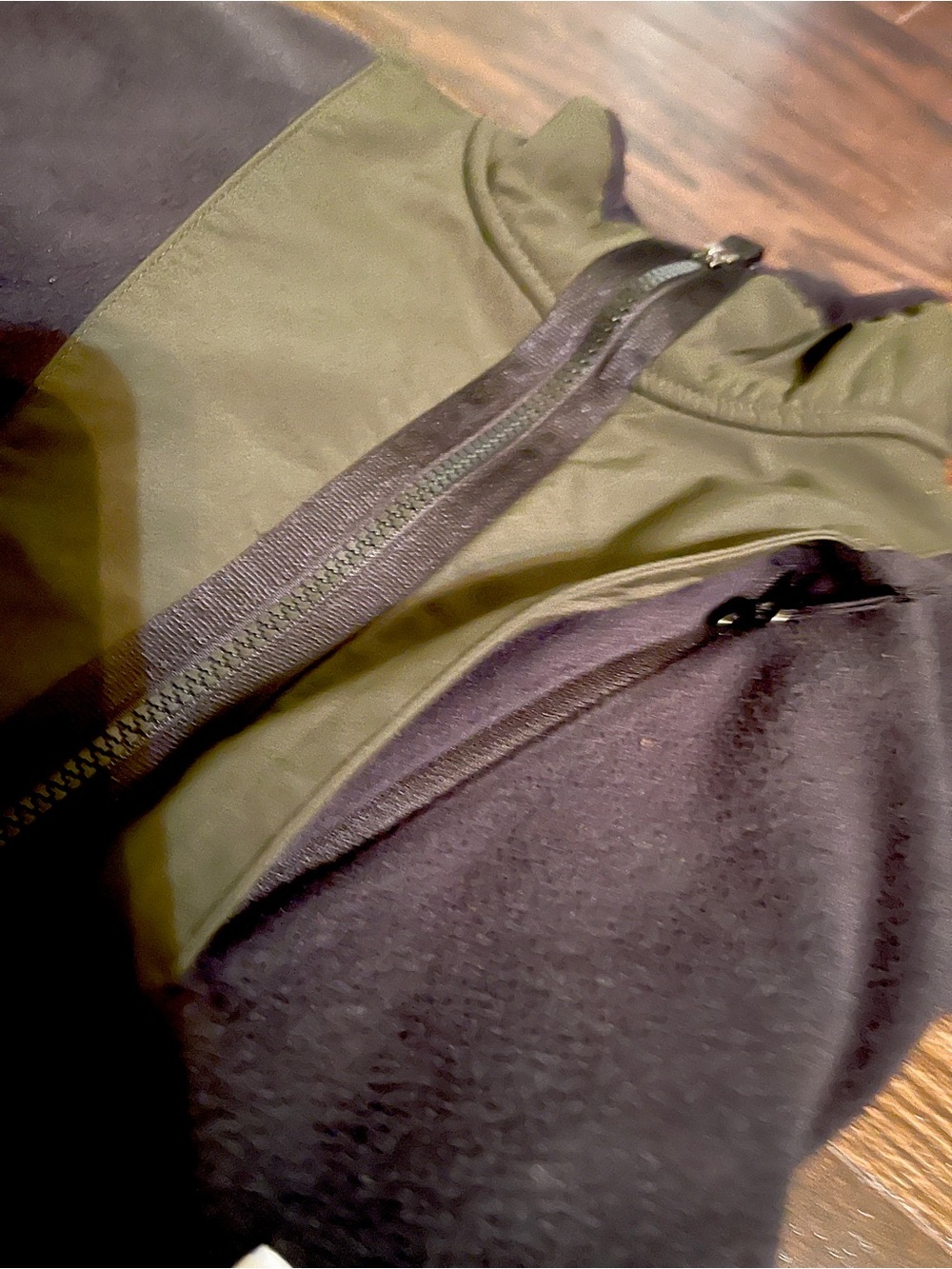 Camping Two-Tone Olive & Black Fleece Jacket MEC-Mountain Equipment Co-op - Picture 13 of 15